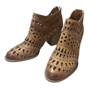 Sofft Westwood Women's Biker Ankle Bootie Tan Leather Laser Cut Boots size 8